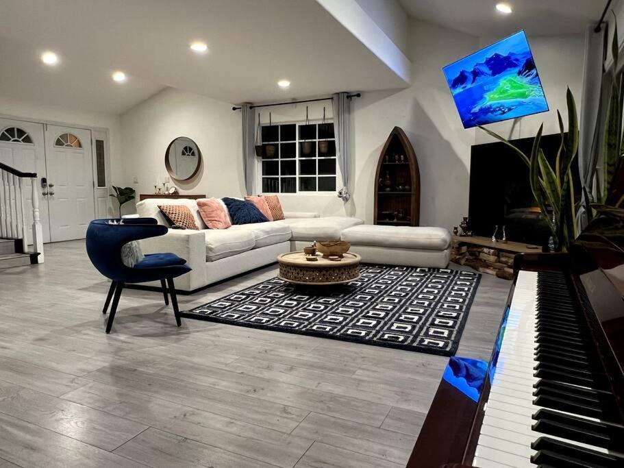 Stylish Mediterranean Villa, Pool, Jacuzzi, Hollywood & Malibu Bliss Los Angeles Bagian luar foto