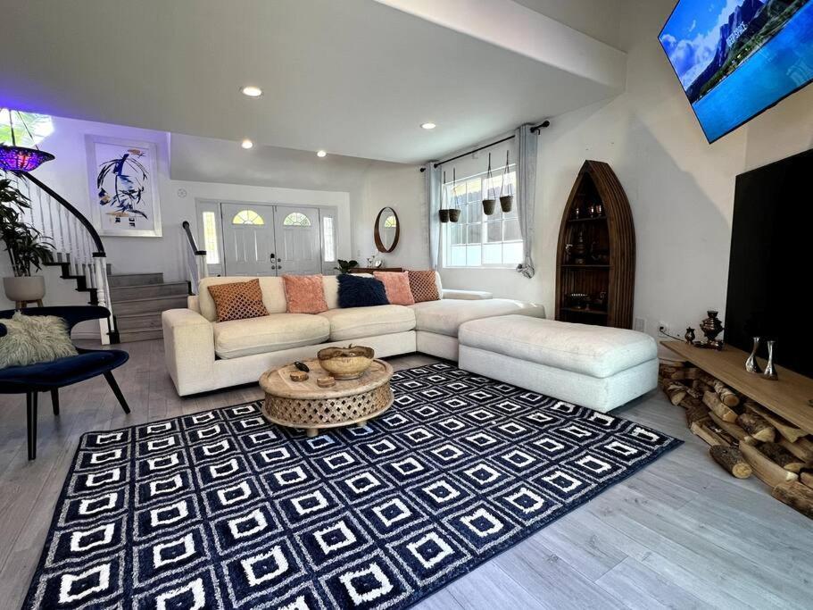 Stylish Mediterranean Villa, Pool, Jacuzzi, Hollywood & Malibu Bliss Los Angeles Bagian luar foto